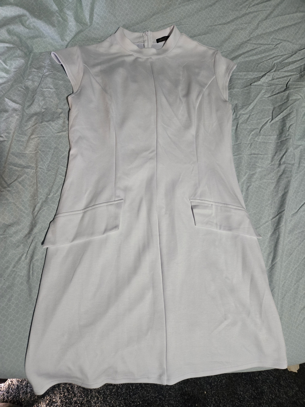 QEEFEAN XL White Structured Shift Dress Cap Sleeve Pocket Detail